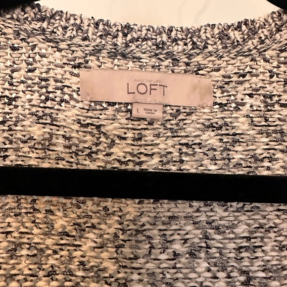 Loft Chunky Cream & Silver Sweater V Cut Size L - Picture 3 of 3